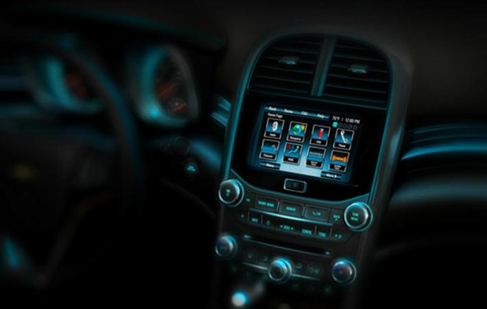 2013-Chevrolet-Malibu-LTZ-interior
